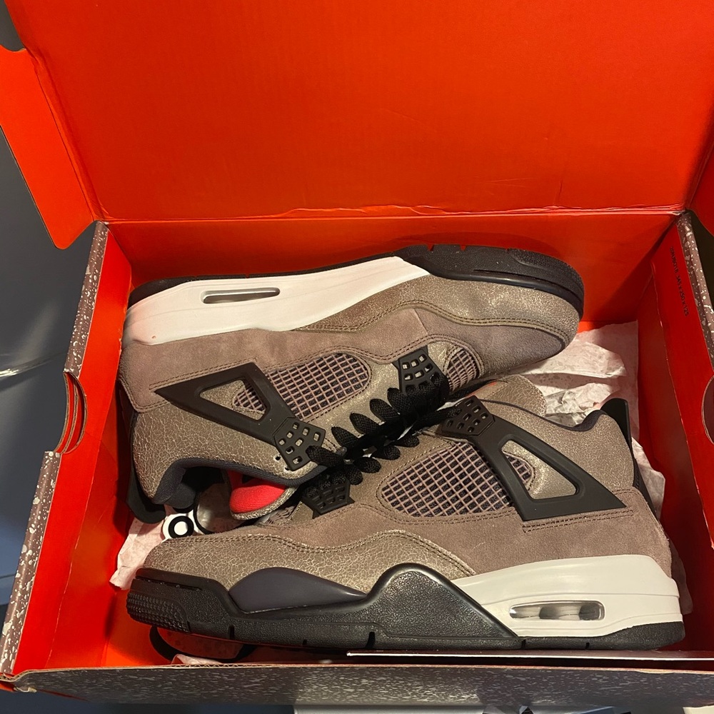 Jordan retro 4 taupe haze